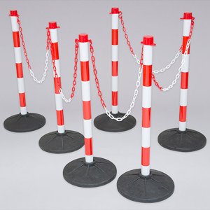 Free Standing Plastic Red & White Link Bollards - 6 Posts