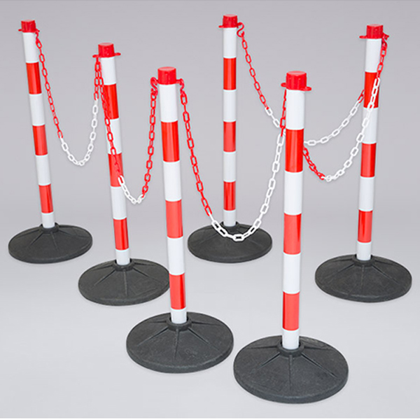 Free Standing Plastic Red & White Link Bollards - 6 Posts