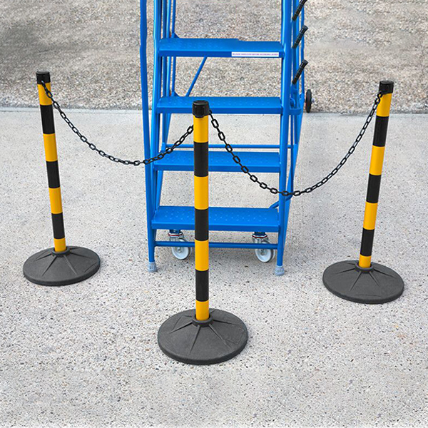 Rubber Based Plastic Chain Barrier Posts For Crowd Control- 8 Chain Posts Set