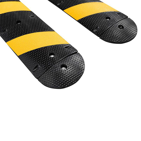 Yellow/Black Rubber Sleeping Policeman Ramp With Ends